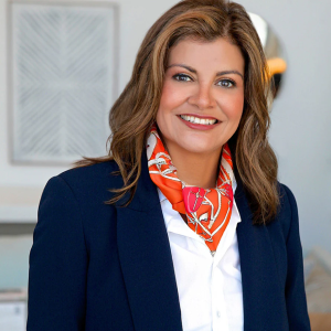 Lizette Espinosa-Venezlano